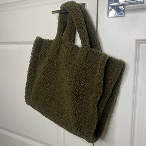 FAUX FUR STAND STUDIO BAG